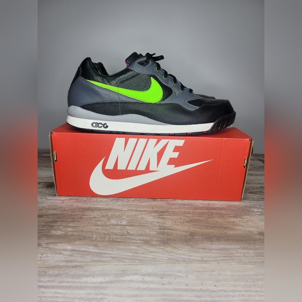 Nike Wildwood ACG Black & Eletric Neon Sneaker Size 14. Box not included.